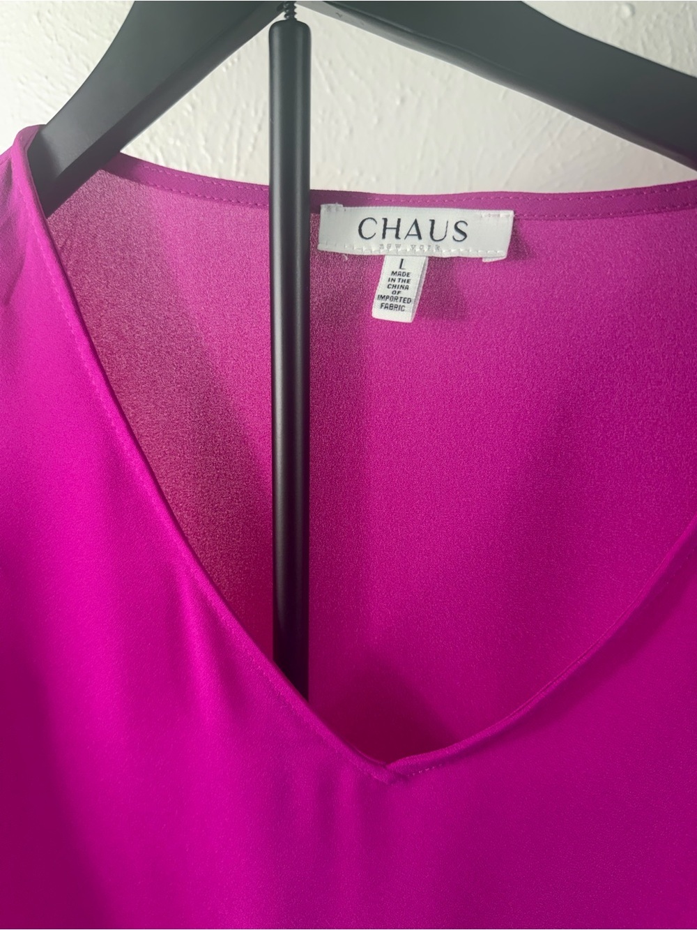 Chaus Women’s Large Fuchsia V-Neck Long Sleeve Blouse Smocked Cuffs - Picture 3 of 9